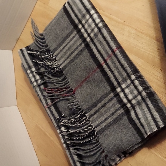 V. FRAAS Cashmink Plaid Cold Weather Unisex Scarf - Picture 1 of 4